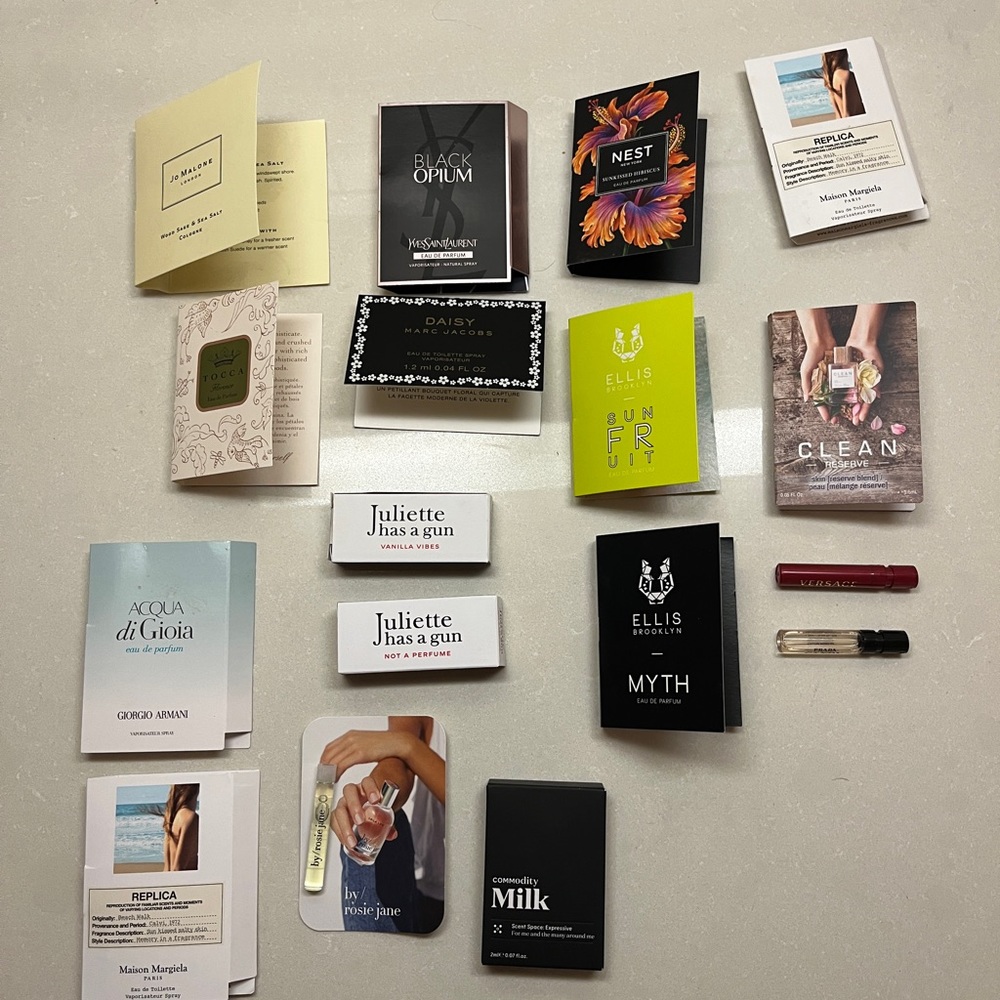 Sephora perfume sample bundle. 17 total. Most unused.